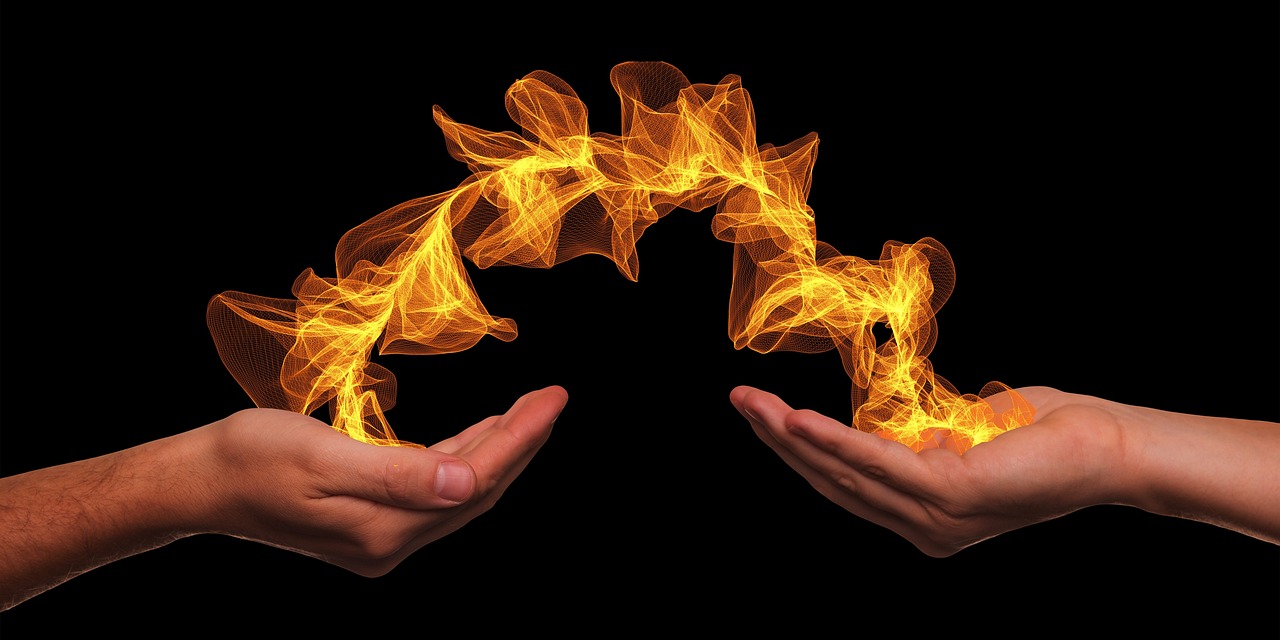 hands-3753417_1280